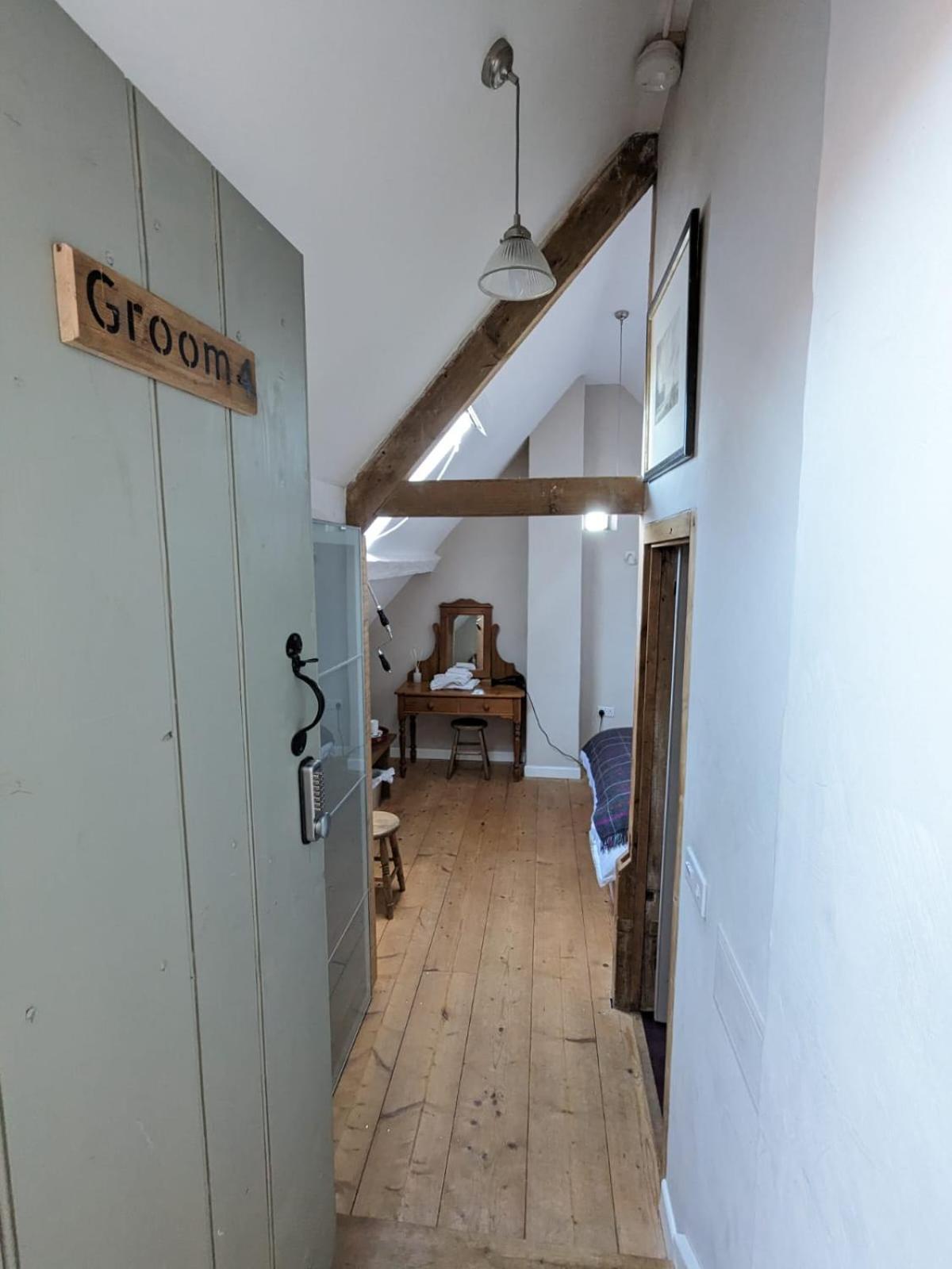 Redhill  Regilbury Court, Grooms House מראה חיצוני תמונה